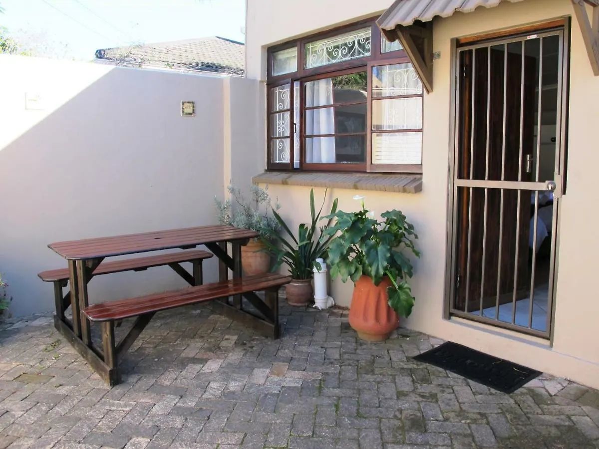 Field'S Rest Bed & Breakfast Port Elizabeth